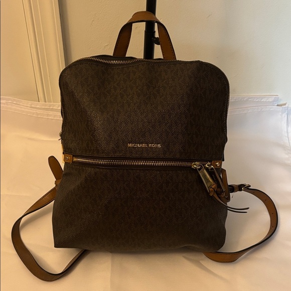 Michael Michael Kors Signature Rhea Zip Medium Slim Backpack Brown GUC - Picture 1 of 12